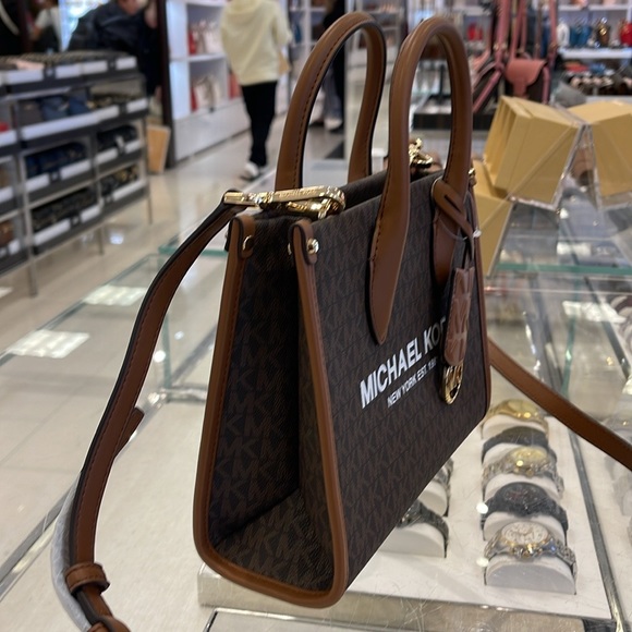 MICHAEL KORS
Mirella Small Logo Crossbody Bag
Brown 
NWT - Picture 10 of 16